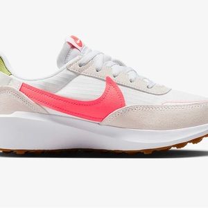 Nike Waffle Debut Sneakers in size 6.5